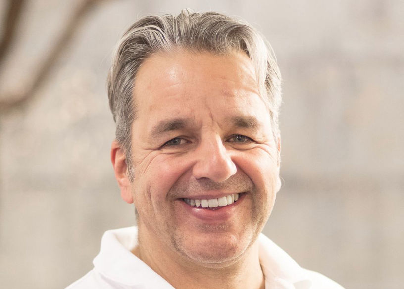 Porträt Dr. med. Kian Momeni